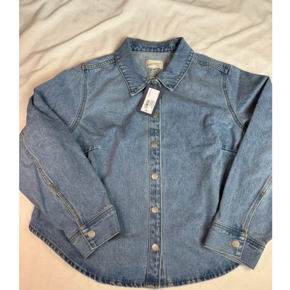 Universal Thread Womens 1X Light Wash Denim Slim Shirt Snap Front Long Sleeve